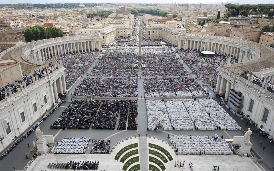 200MilaFedeliInPiazzaSanPietro